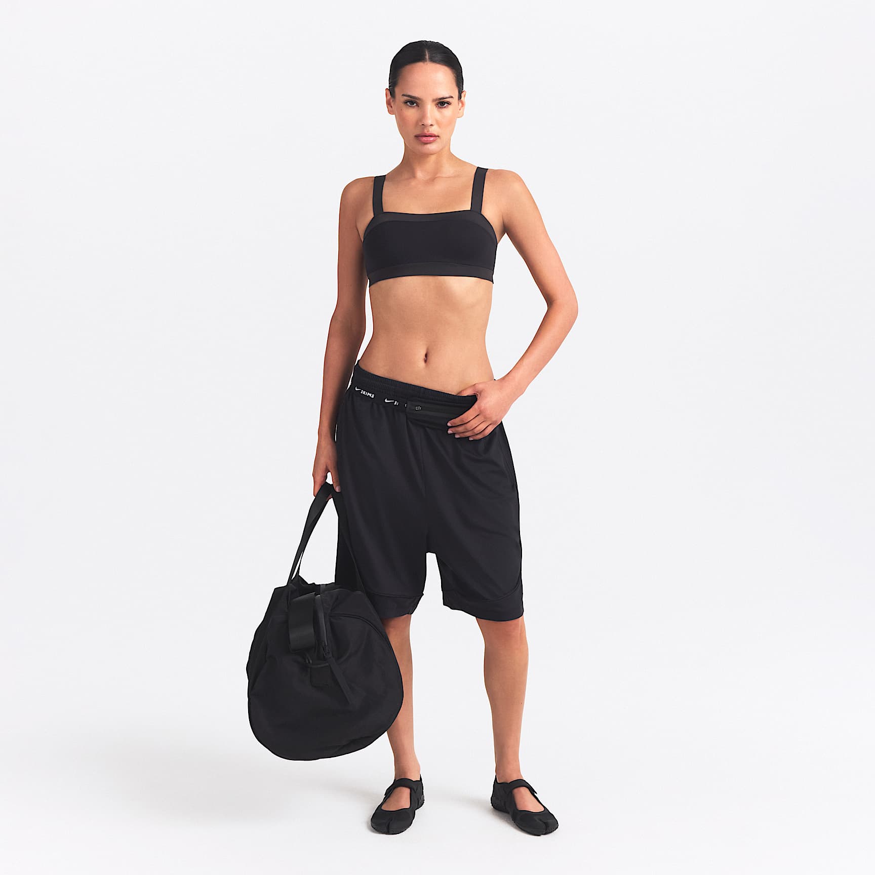 NIKE公式】NikeSKIMS Airy ウィメンズ リラックスド ショートパンツ